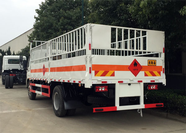 福田奧鈴6.2米10.1噸氣瓶運(yùn)輸車(chē)